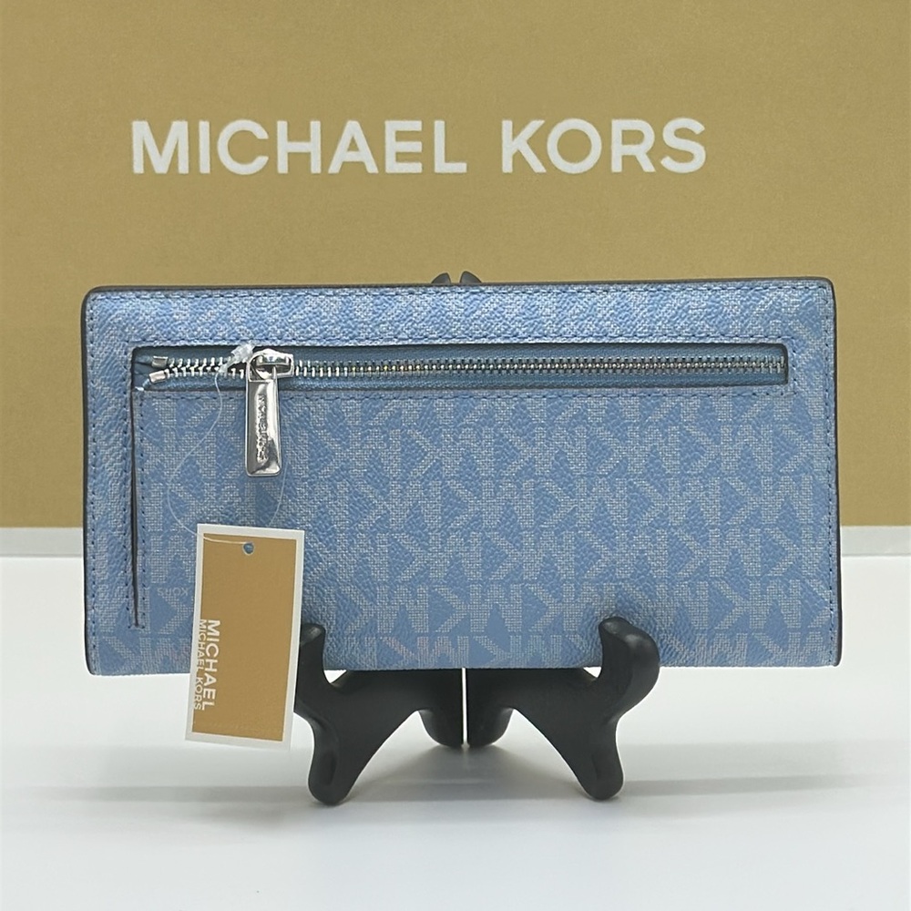 MICHAEL KORS
Carson Large Signature Logo Wallet LIGHT SKY - Picture 4 of 10